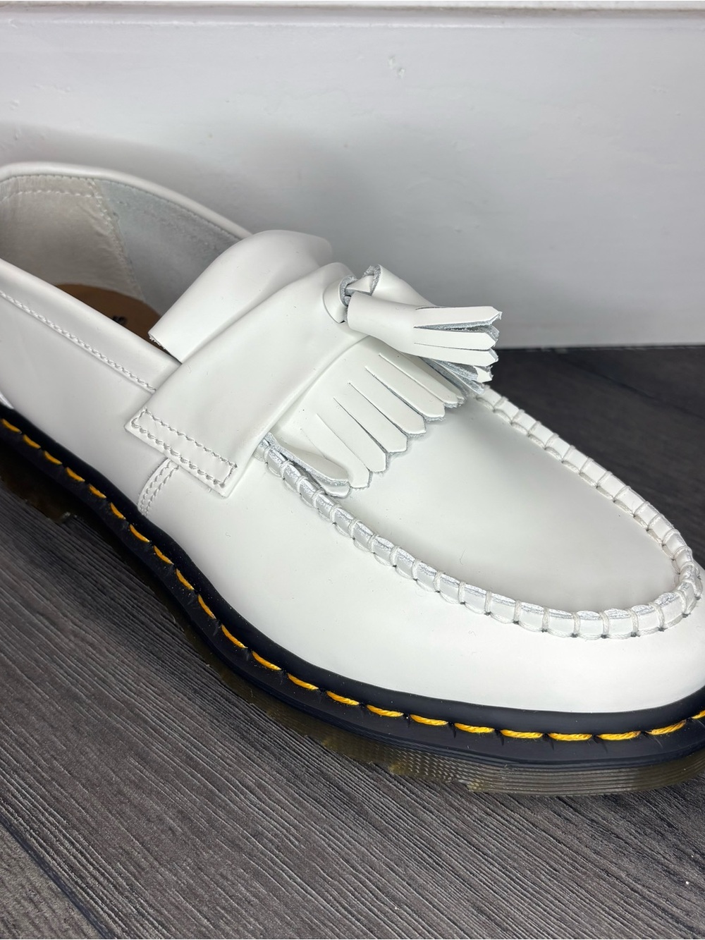 Dr. Martens Adrian Loafers White Smooth Leather Tassels Size Mens US 9 Doc Shoes